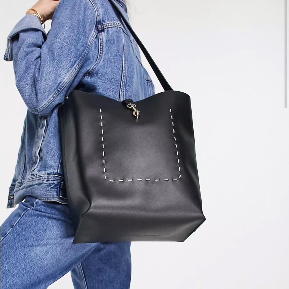 Topshop shoulder bag in black- from asos